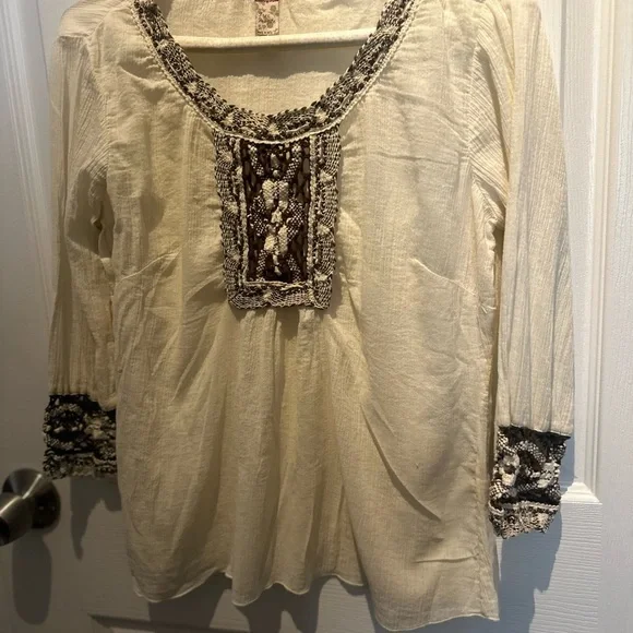 Free People Ivory 3/4 Sleeve  BOHO Embroidery Peasant Blouse Top Size Small - Picture 5 of 6